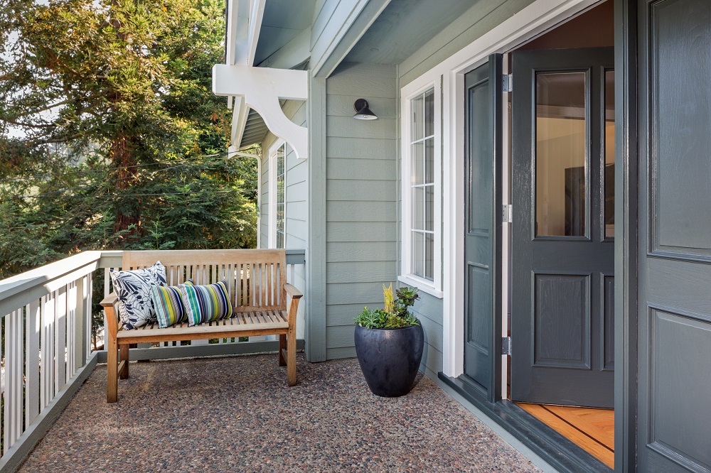 Entrance porch with a composite door